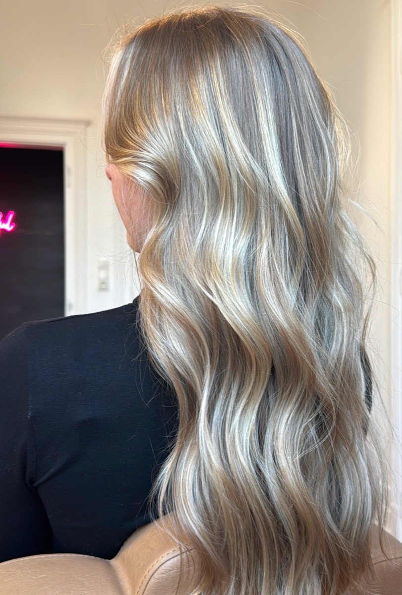 Platinum blonde wavy