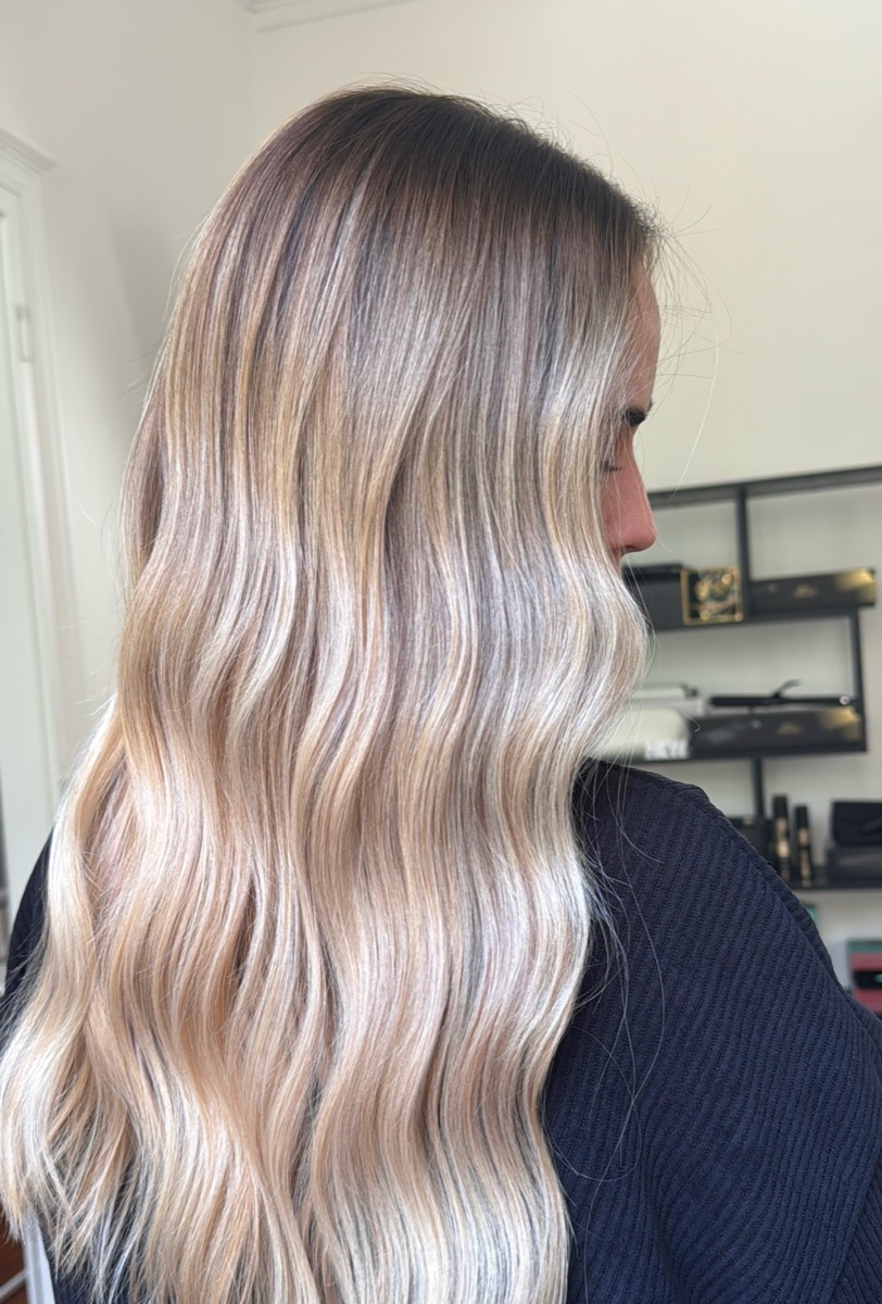 Balayage platinum long