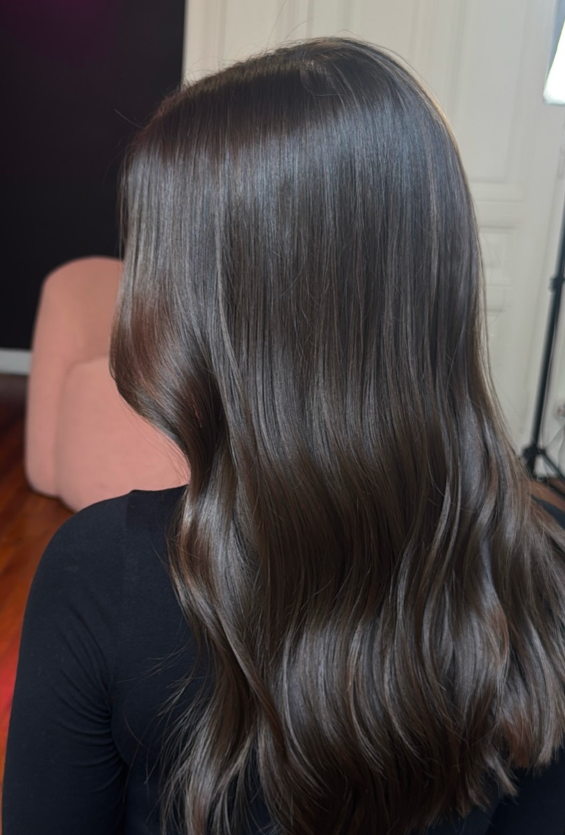 Brune profonde wavy